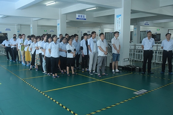 JIANGNAN.COM江南全员认真学习